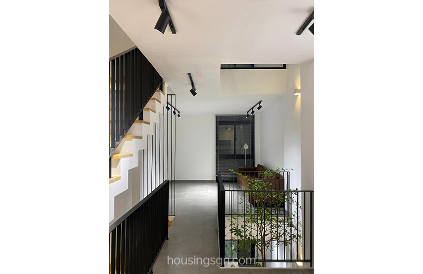 PN0503 | 5BR HOUSE FOR RENT ON HUYNH VAN BANH ST, PHU NHUAN CENTER