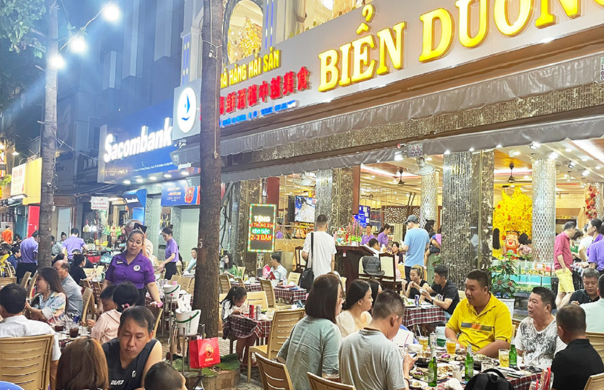 Bien Duong - Top of the best seafood restaurant in Saigon