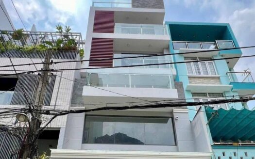 100601 | 6BR HOUSE FOR RENT IN DISTRICT 10