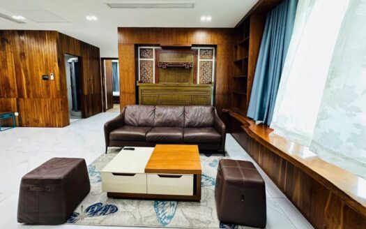 XUH0304 | WOODEN 3BR APARTMENT FOR RENT IN LÉMAN XUAN HOA WARD, DISTRICT 3
